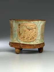 Dreibeingefäß, ca. 800